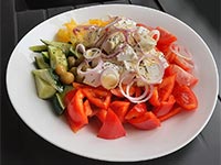Салат с огурцом и брынзой