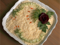 Салат из индейки с солеными огурцами и овощами — рецепт с фото пошагово