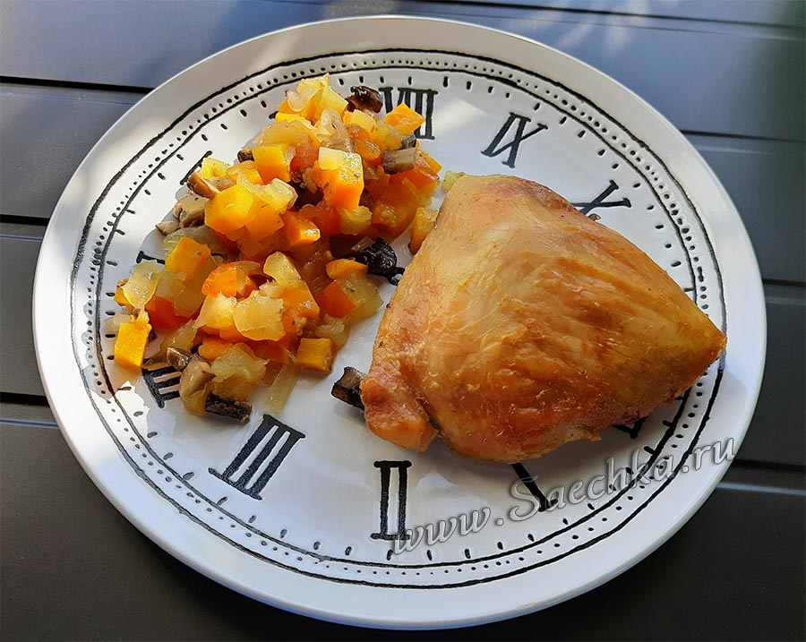 Курица на овощной «подушке»