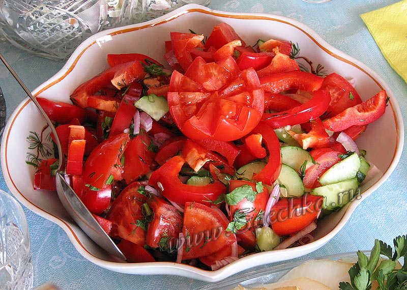 Овощной салат с помидорами