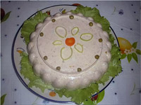 Закусочный салат-торт с тунцом