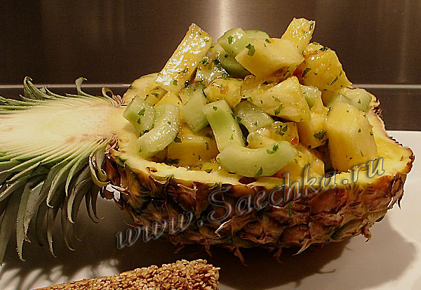 Салат "Переме" с огурцами и ананасом
