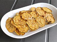 Кабачковые чипсы с пармезаном