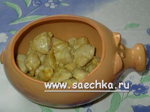 Курица с картошкой в горшочке - классический рецепт с фото