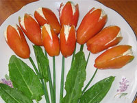 Закуска "Тюльпаны" из помидоров с сыром