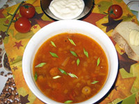Фасолевый суп с копчёными колбасками