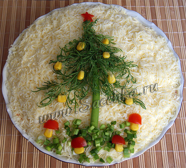 Новогоднее украшение салата «Ёлочка»