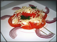 Салат с помидорами и сыром "Майя"