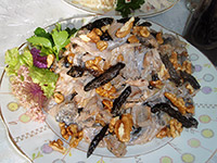 Салат с говядиной с орехами