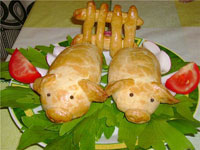 Пирожки с мясом «Хрюшки в  огороде»