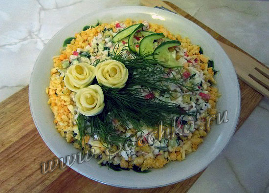 Салат с крабовыми палочками кукурузой
